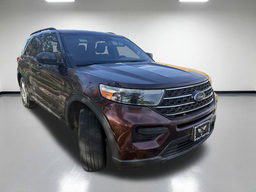 Used 2020 Ford Explorer XLT AWD/4WD image 2