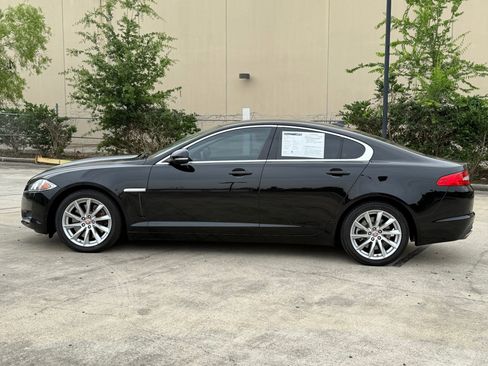 Used 2014 Jaguar XF RWD image 2