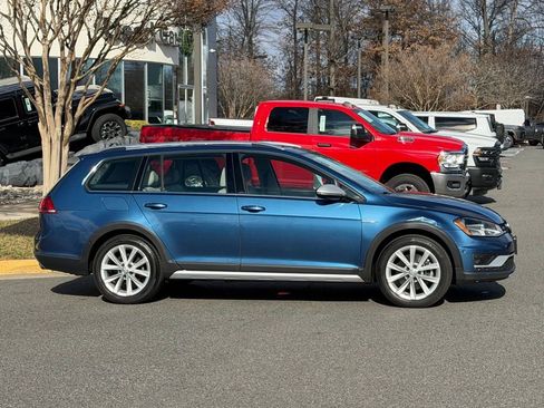 Used 2017 Volkswagen Golf Alltrack SE image 5