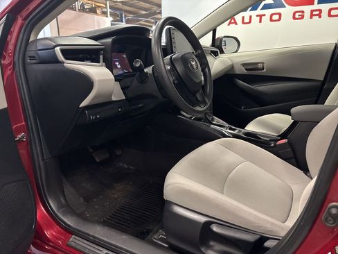 Used 2022 Toyota Corolla LE image 16