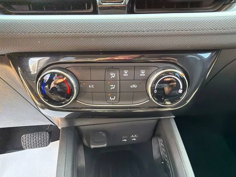 Used 2024 Chevrolet TrailBlazer LT FWD image 18
