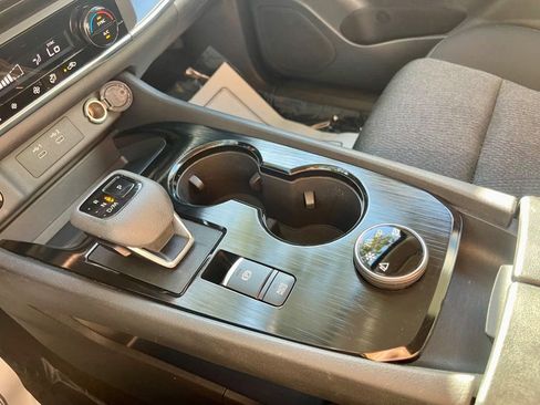 Used 2024 Nissan Rogue SV image 15