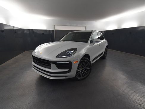 Used 2025 Porsche Macan image 1
