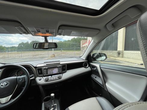 Used 2014 Toyota RAV4 Limited AWD/4WD image 31