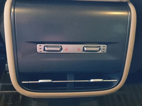 Used 2024 Lincoln Nautilus Reserve w/ Equipment Group 202A image 32