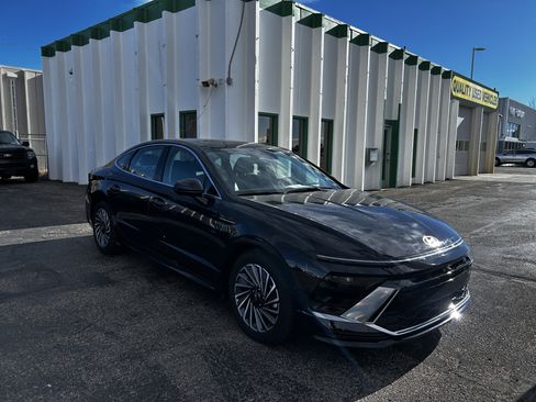 Used 2025 Hyundai Sonata Limited image 7