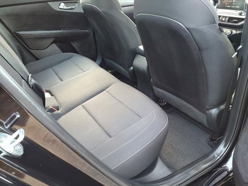 Certified 2021 Kia Forte LXS image 9