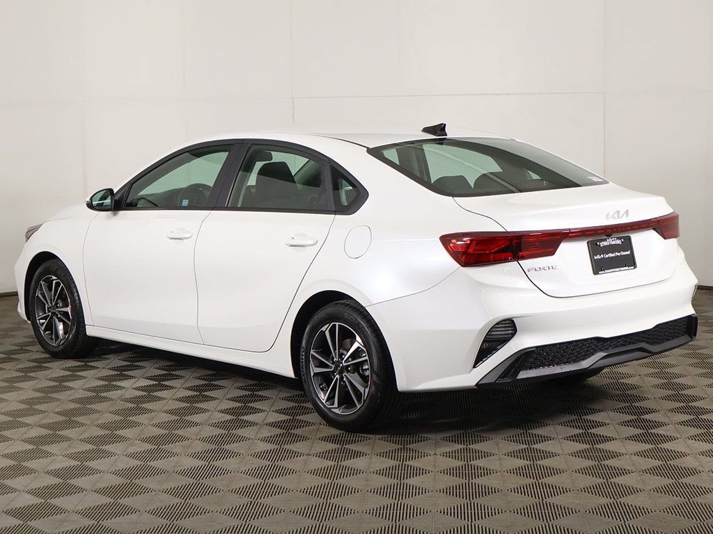 Used 2023 Kia Forte LXS w/ LXS Technology Package FWD image 8