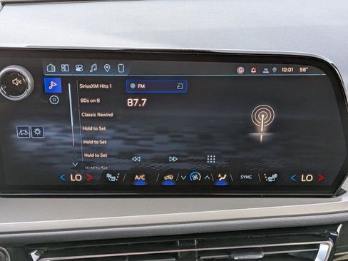 New 2026 Chevrolet Traverse LT w/ Sun and Wheel Package image 11