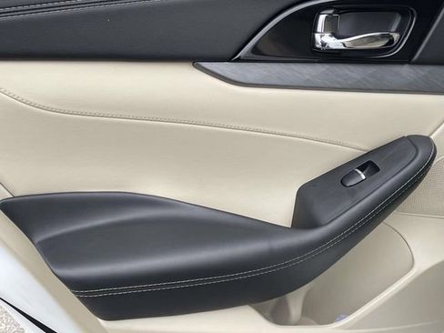Used 2017 Nissan Maxima 3.5 SL FWD image 9