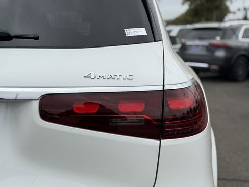 New 2026 Mercedes-Benz GLS 580 4MATIC image 28