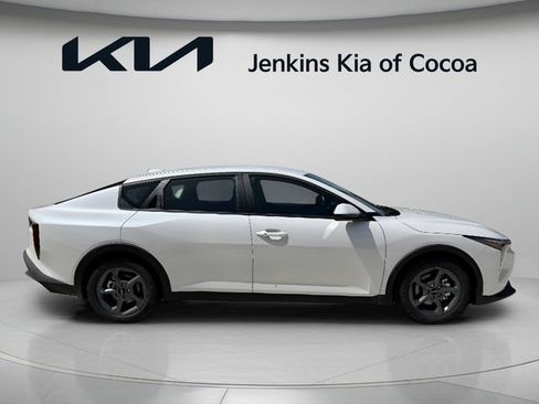 New 2026 Kia K4 FWD image 3