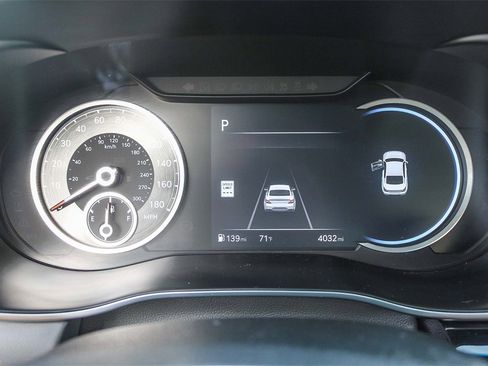 Used 2025 Genesis G70 3.3T Advanced image 27