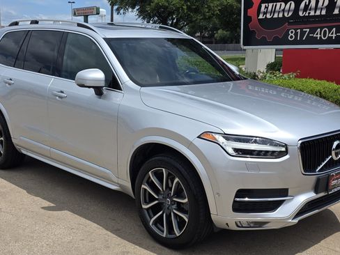 Used 2018 Volvo XC90 T6 Momentum w/ Convenience Package AWD/4WD image 6