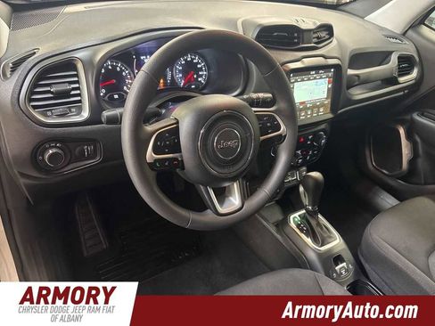 Used 2023 Jeep Renegade Latitude image 9