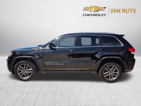 Used 2019 Jeep Grand Cherokee Laredo w/ Laredo X Package RWD image 8