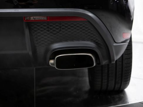 Certified 2025 Porsche Macan image 38