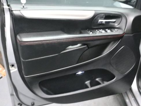 Used 2019 Dodge Grand Caravan GT image 17