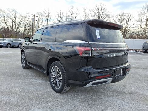New 2026 INFINITI QX80 Luxe image 3