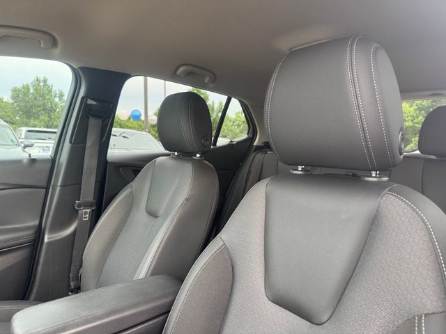 Used 2022 Buick Encore GX Select w/ Sport Touring Package FWD image 11