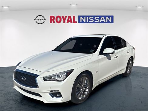 Used 2020 INFINITI Q50 Luxe w/ Essential Package (3.0T Luxe) image 3