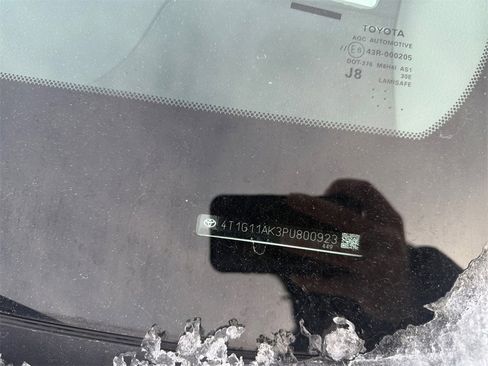 Used 2023 Toyota Camry SE image 28