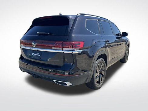Used 2024 Volkswagen Atlas SE w/ Black Wheel Package image 7
