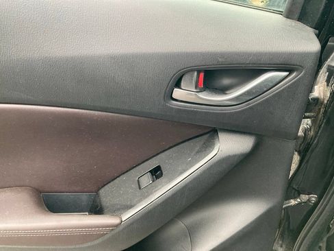 Used 2018 MAZDA MAZDA3 Touring FWD image 10