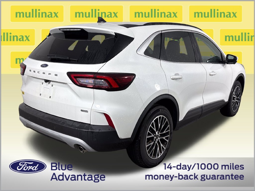 Certified 2025 Ford Escape SE w/ PHEV Premium Package FWD image 4