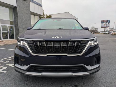 Used 2024 Kia Carnival LX image 10