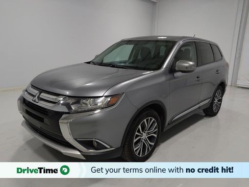 Used 2016 Mitsubishi Outlander SE image 1