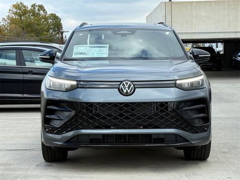 New 2026 Volkswagen Tiguan SE R-Line image 6