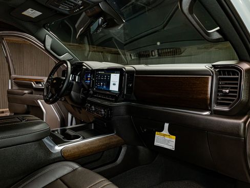 Used 2025 Chevrolet Silverado 2500 High Country w/ Technology Package image 20