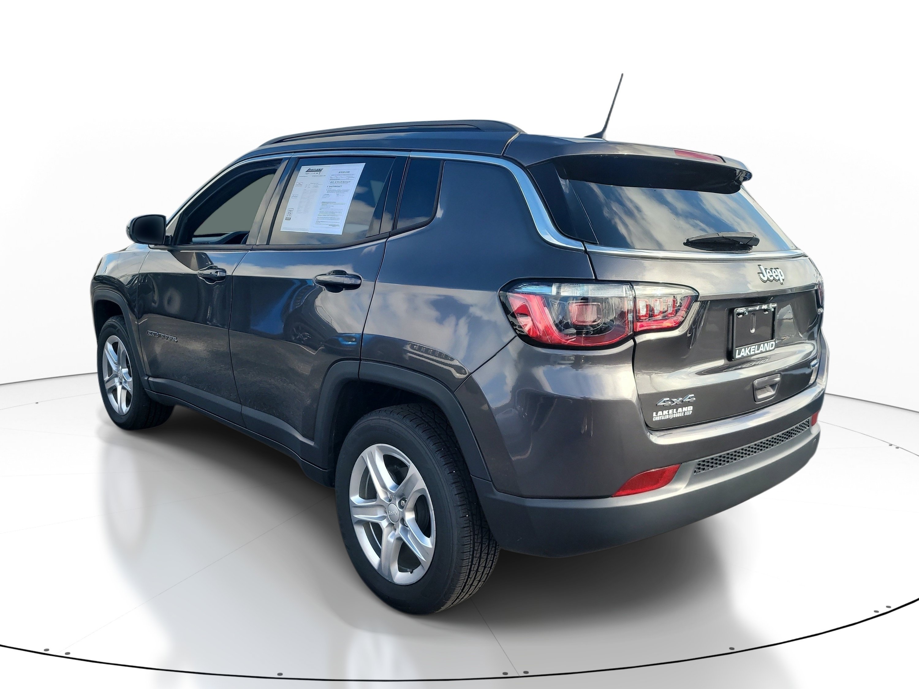 Used 2023 Jeep Compass Latitude AWD/4WD image 6