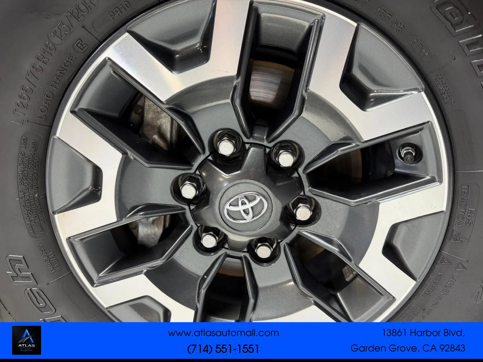 Used 2016 Toyota Tacoma TRD Off-Road w/ Premium & Technology Package RWD image 8