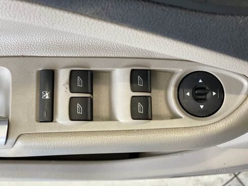 Used 2018 Ford Escape SEL w/ Ford Safe & Smart Package image 16