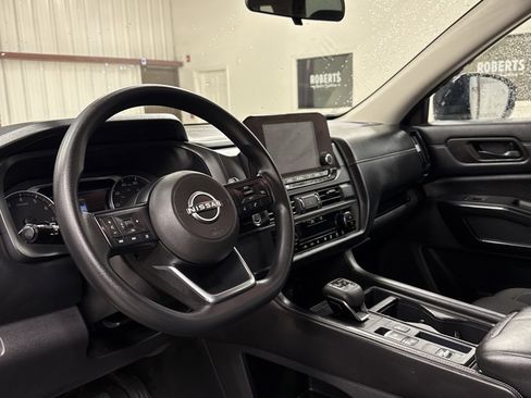 Used 2024 Nissan Pathfinder S image 5