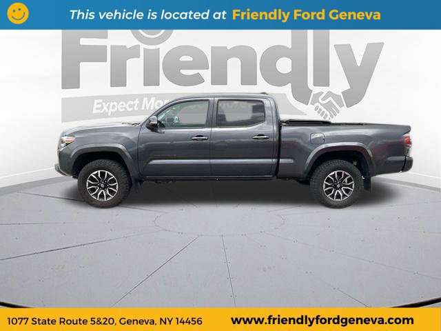 Used 2022 Toyota Tacoma TRD Sport AWD/4WD image 4