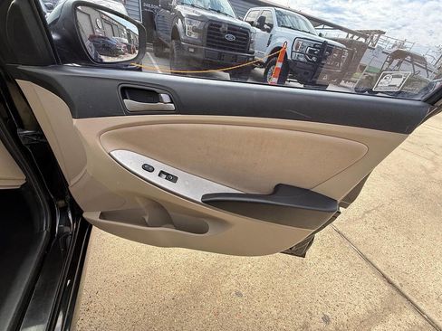 Used 2016 Hyundai Accent SE w/ Option Group 02 image 32