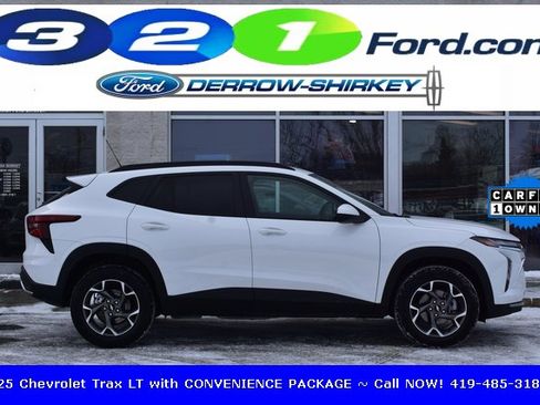 Used 2025 Chevrolet Trax LT w/ LT Convenience Package image 3