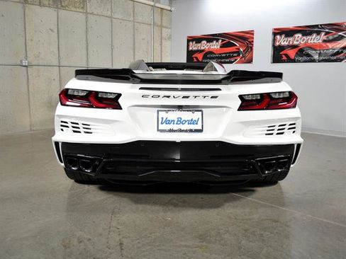 New 2025 Chevrolet Corvette E-Ray image 8