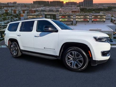 Used 2024 Jeep Wagoneer Series II image 1