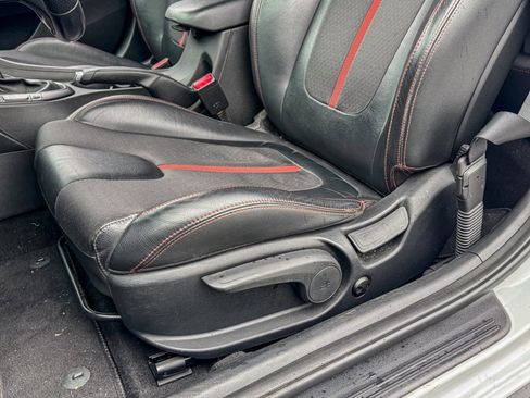 Used 2020 Hyundai Veloster Turbo image 17