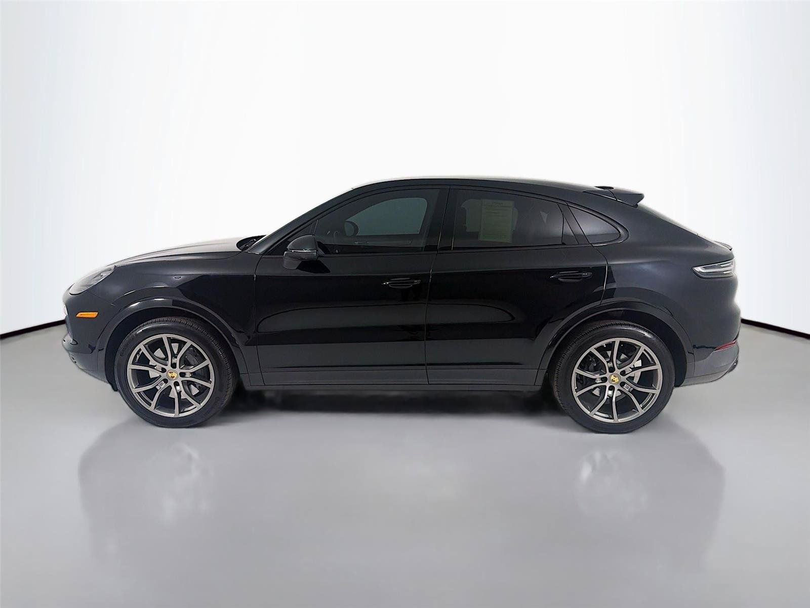 Certified 2023 Porsche Cayenne S AWD/4WD image 2