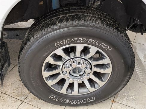 Used 2022 Ford F250 Lariat image 12