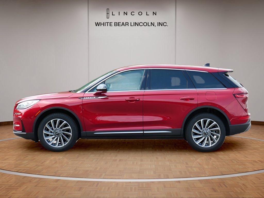 Used 2025 Lincoln Corsair Reserve FWD image 8