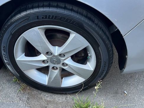 Used 2013 Hyundai Elantra GLS w/ Preferred Pkg image 26