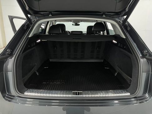 Used 2019 Audi e-tron Prestige w/ Prestige Package image 26