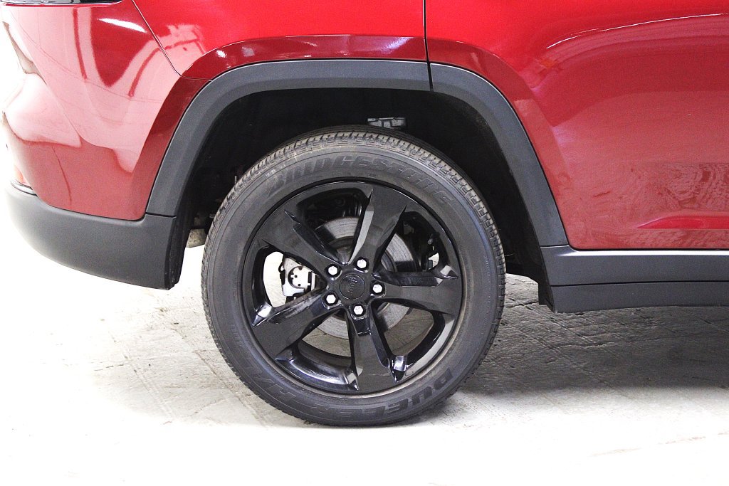 Certified 2023 Jeep Grand Cherokee Altitude AWD/4WD image 34