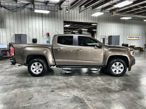 Used 2016 GMC Canyon SLE w/ SLE Convenience Package image 9